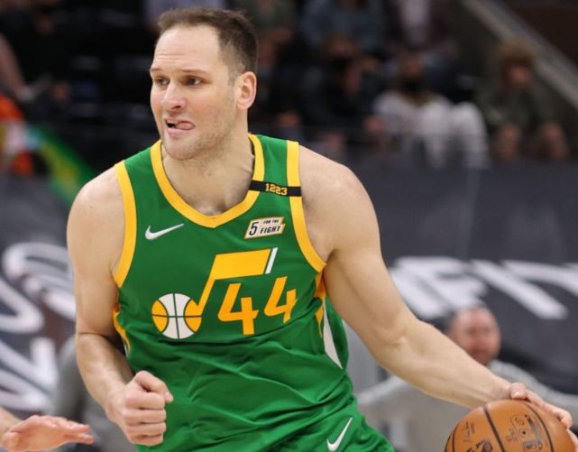 清晨埃因霍温强势反弹窗口期犹他爵士调整名单以备全明星赛，媒体一致点评：亚特兰大迎NBA季后赛关键赛的简单介绍多米体育全站官网