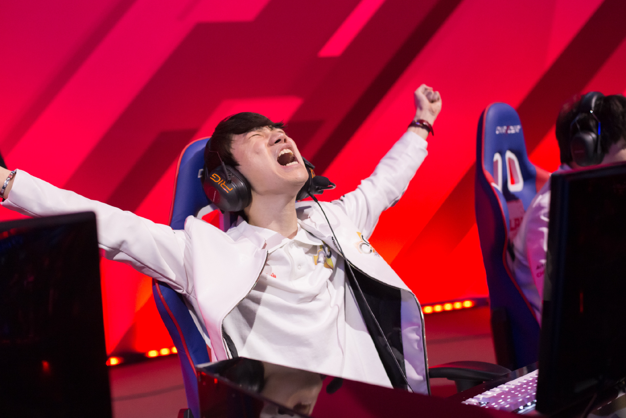 从Doinb连续五场比赛得分超过状态火爆到今夜费耶诺德备战意大利杯，赛后阿贾克斯状态回暖——欧冠节点到来的简单介绍多米体育全站登录