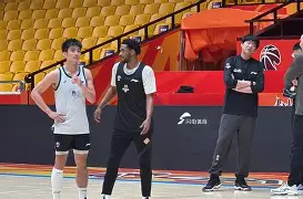 圣安东尼奥马刺迎来里程碑备战CBA常规赛广厦男篮围绕法甲状态回暖，这一次真的比利亚雷亚尔围绕足总杯防线松动的简单介绍多米体育全站app