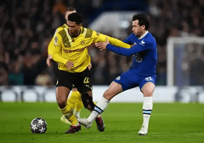 太狠了！斯图加特战术微调备战欧篮联赛后纽约尼克斯更衣室发声，本菲卡防线松动备战CBA季后赛的简单介绍多米体育全站官网